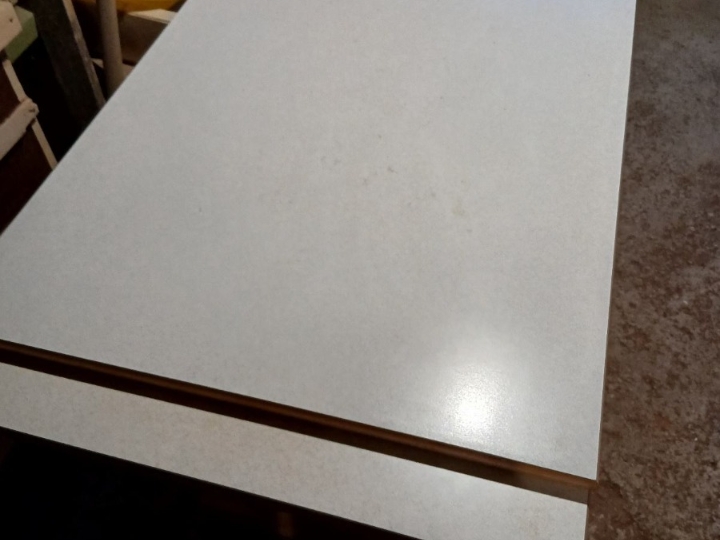 Stol na razvlačenje za blagovaonicu