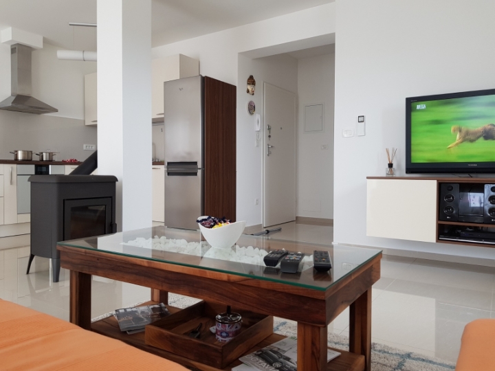 Čavle, Buzdohanj - stan u zgradi s 3 stana