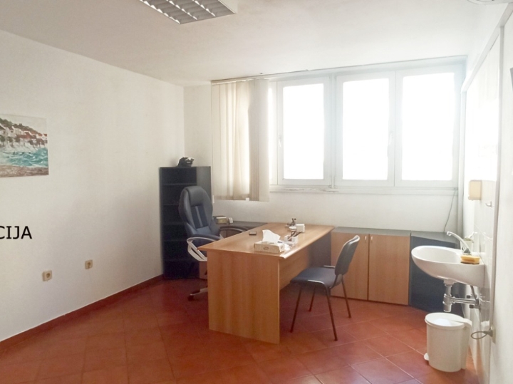 Centar, p.p. 37 m2, ordinacija