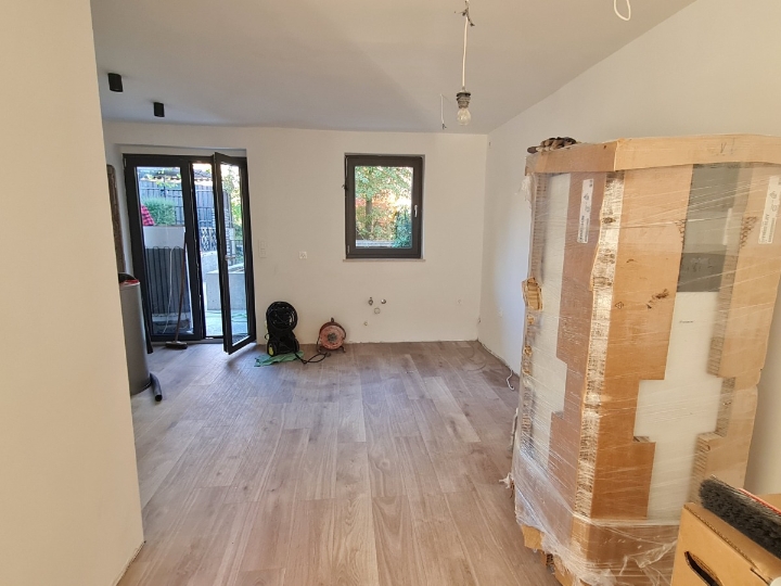 Ćikovići, kuća u nizu s okućnicom