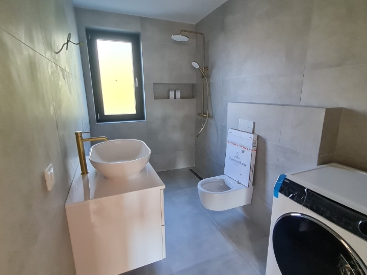 Ćikovići, kuća u nizu s okućnicom