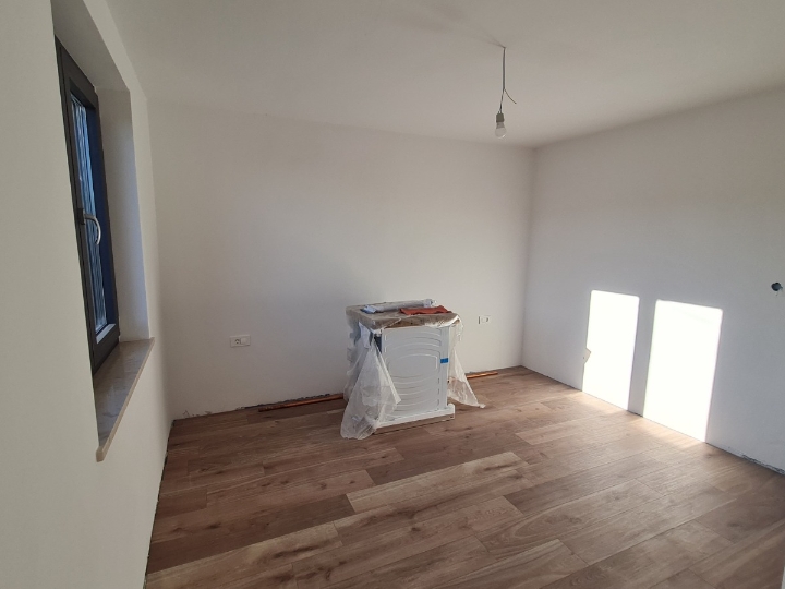 Ćikovići, kuća u nizu s okućnicom