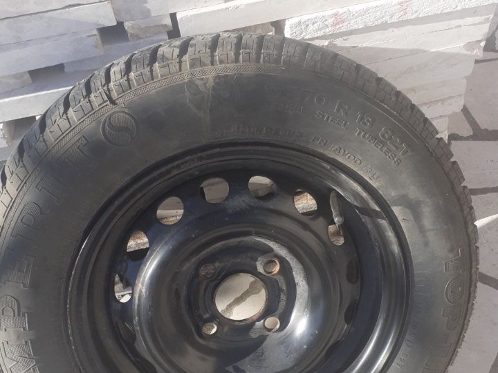 Opel, rezervna guma + felga