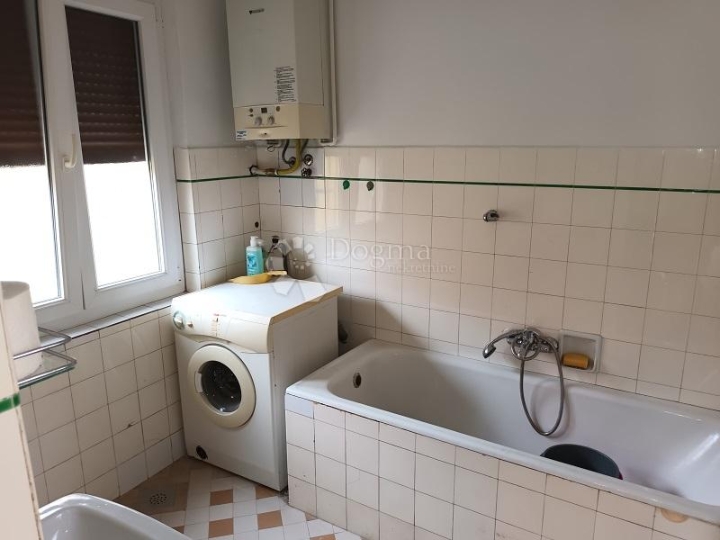 Gospodski stan od 67 m2 u manjoj zgradi