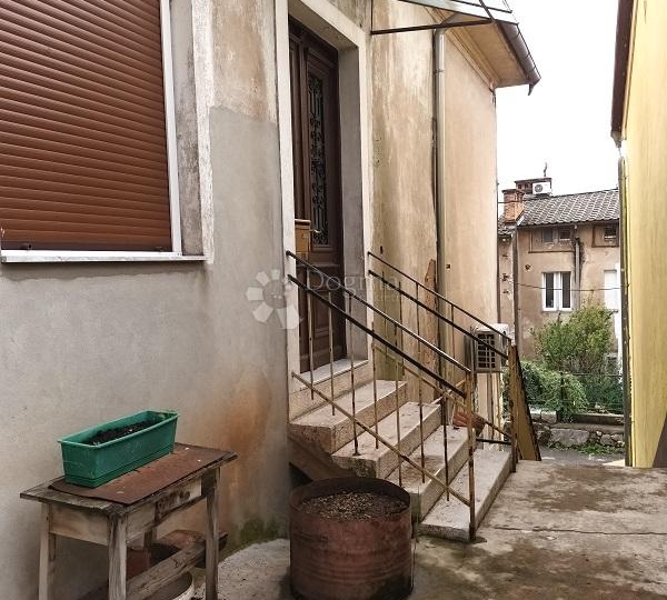 Gospodski stan od 67 m2 u manjoj zgradi