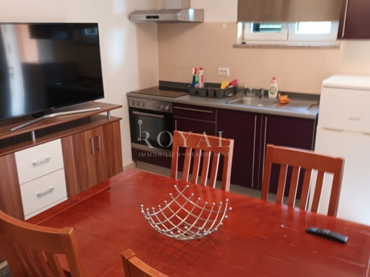 Iznajmljuje se stan u Kostreni