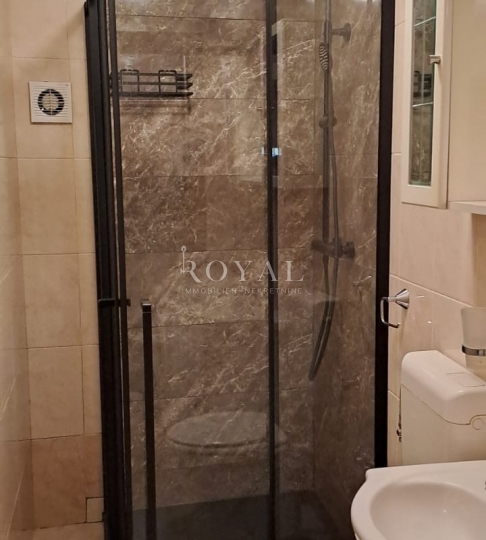 Iznajmljuje se stan u Kostreni