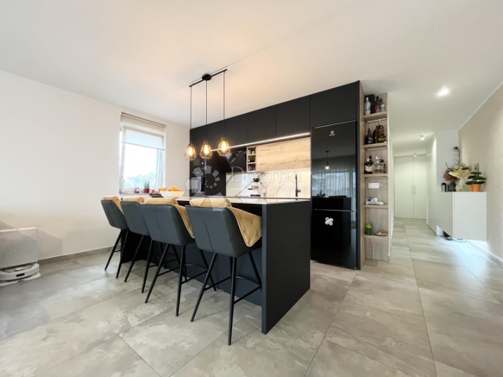 Novigrad, tražena lokacija, luksuzni stan s pogledom