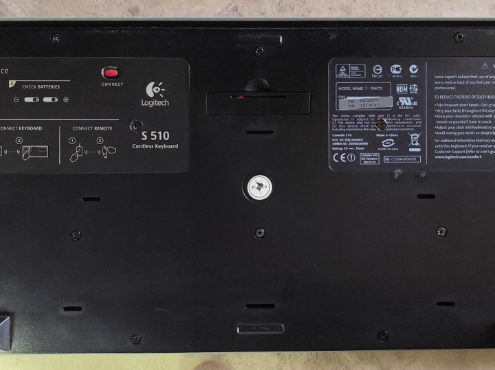 Logitech miš + tipkovnica, bežično