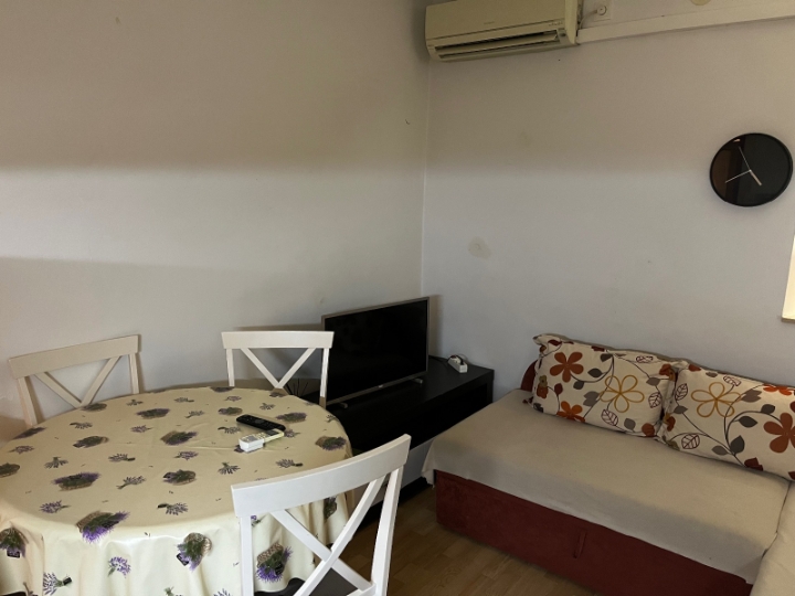 Novi Vinodolski, stan u centru, 1S+DB