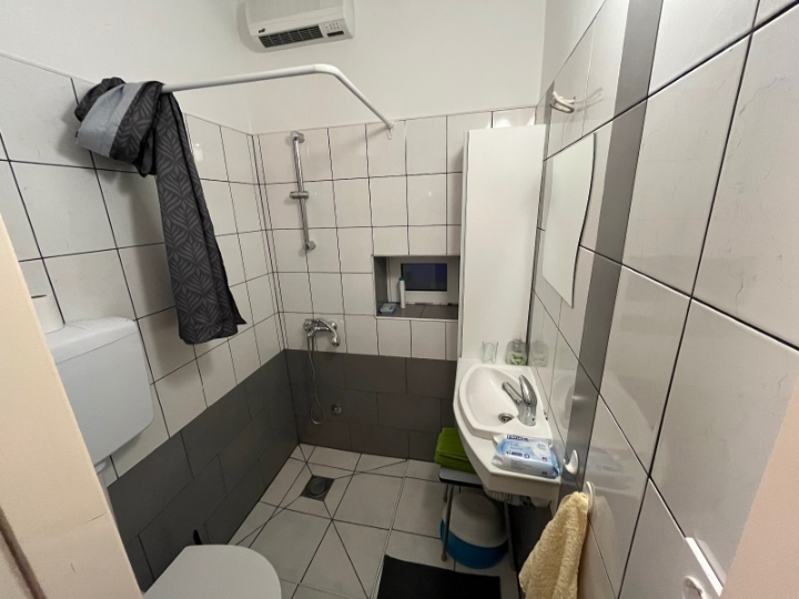 Novi Vinodolski, stan u centru, 1S+DB