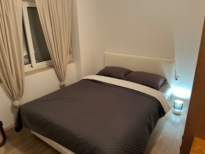 Novi Vinodolski, stan u centru, 1S+DB