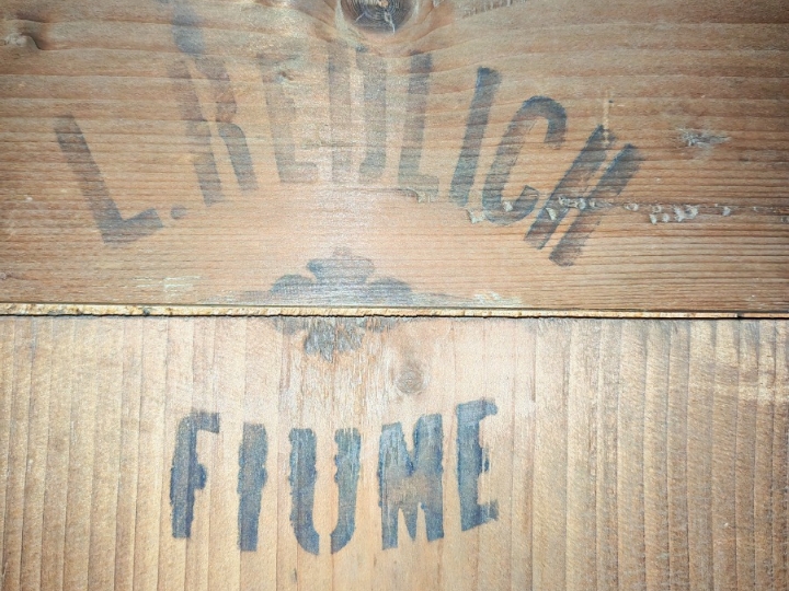 Antikni ormar iz perioda 1870.-1920.