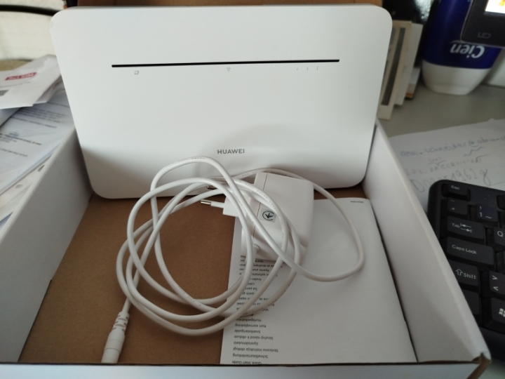 Homebox Huawei b535 4G+ otključan
