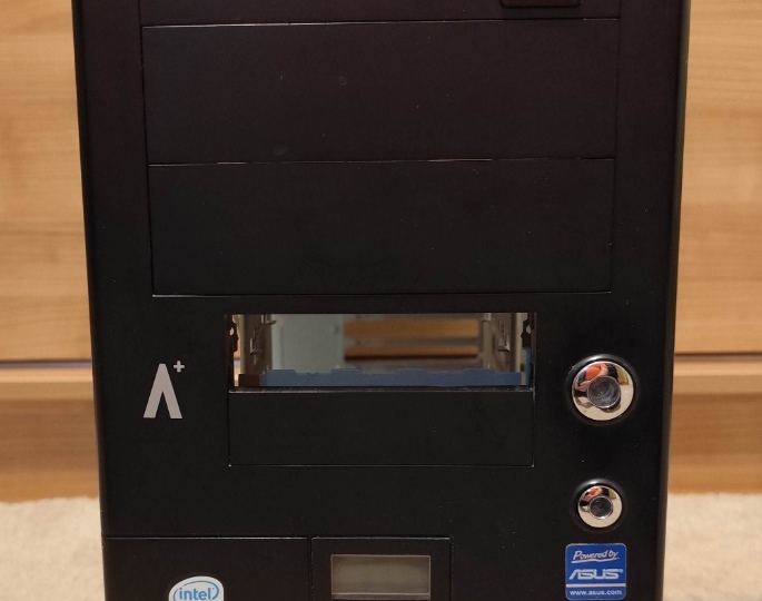 Kućište ATX za kompjuter