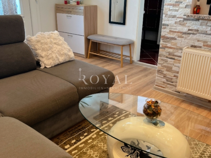 Iznajmljuje se studio apartman