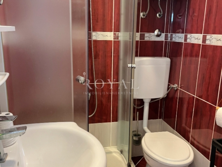 Iznajmljuje se studio apartman