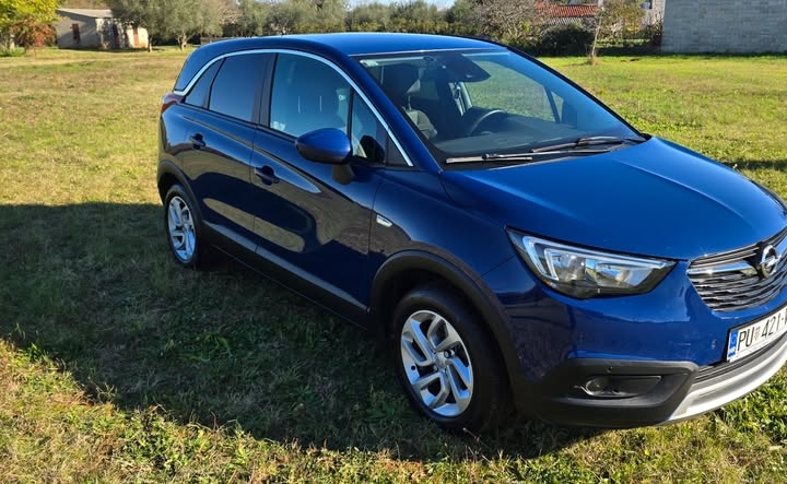 Opel Crossland X 1.2, reg. 03./2026. 