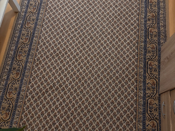 Tepih - moderan + vintage u odlično