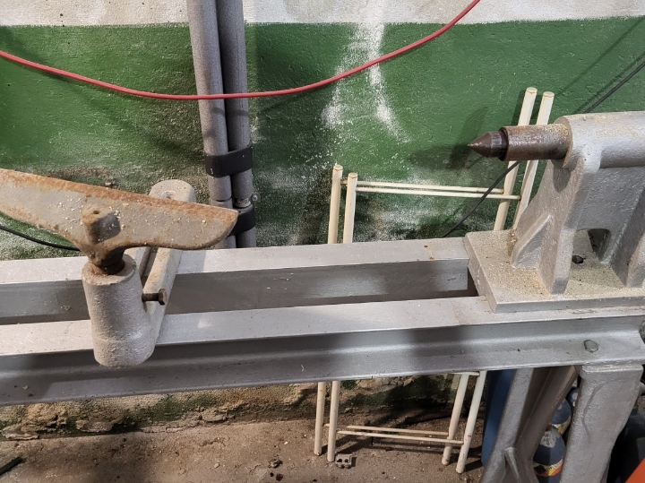 Tokarski stroj za drvo