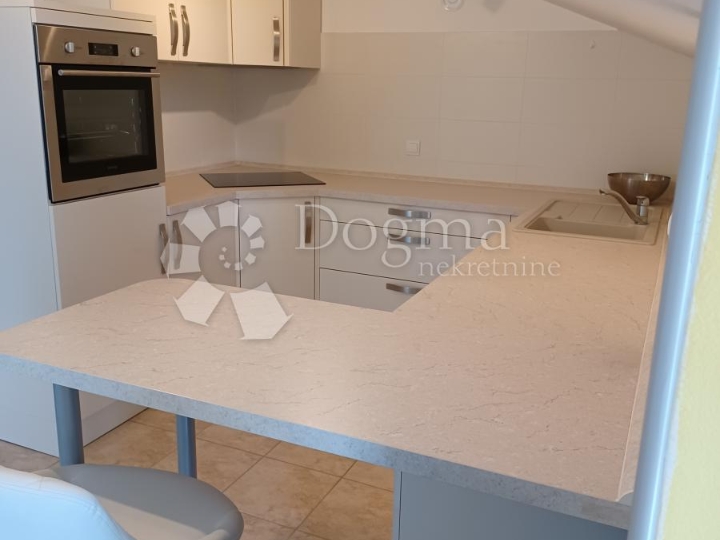 Lovran, stan na top lokaciji s pogledom na more!