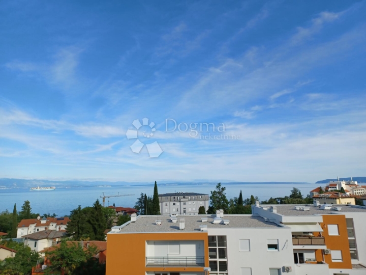 Lovran, stan na top lokaciji s pogledom na more!
