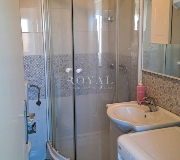 Iznajmljuje se garsonijera – Vežica