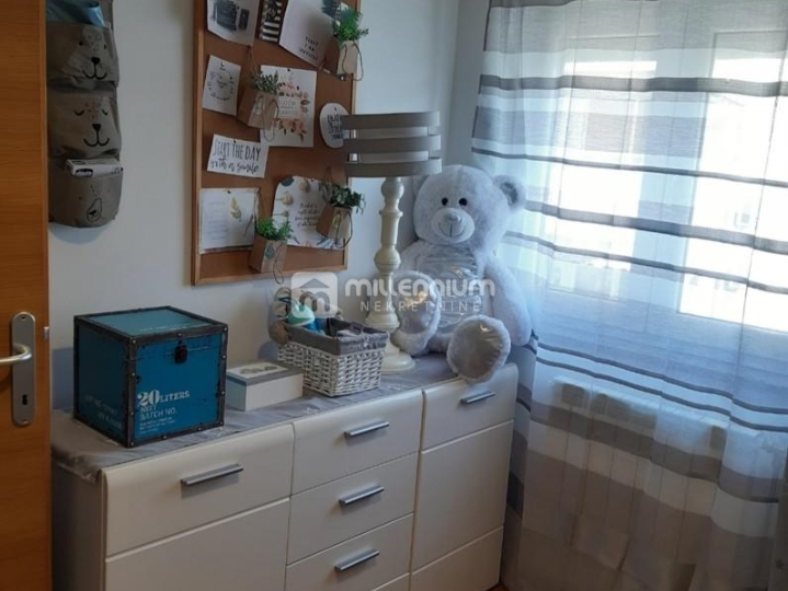 Marinići, 81.30m2, 3S+DB s balkonom i parkingom