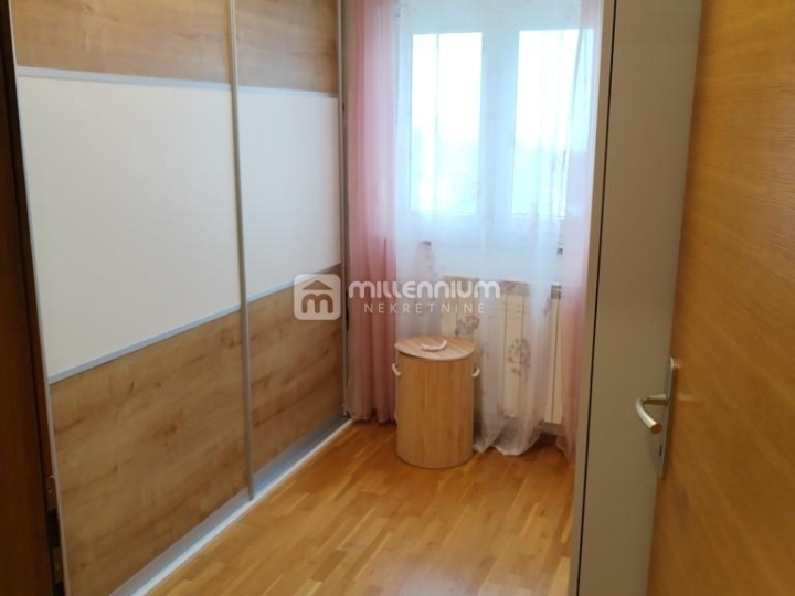 Marinići, 81.30m2, 3S+DB s balkonom i parkingom