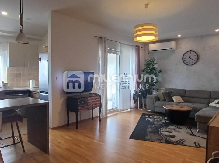 Marinići, 81.30m2, 3S+DB s balkonom i parkingom