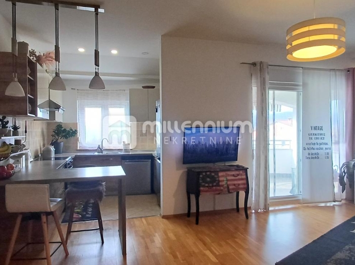 Marinići, 81.30m2, 3S+DB s balkonom i parkingom