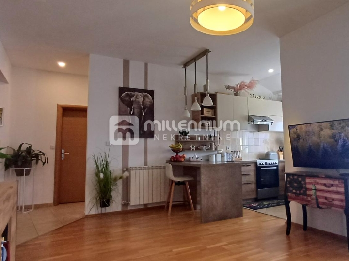 Marinići, 81.30m2, 3S+DB s balkonom i parkingom