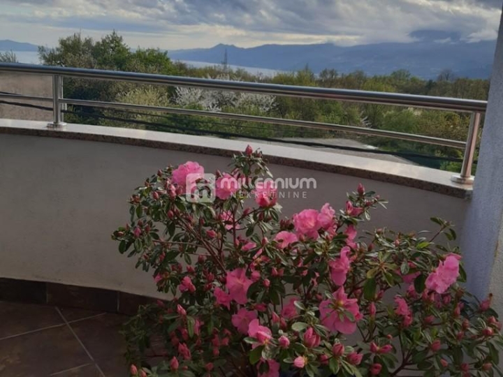 Marinići, 81.30m2, 3S+DB s balkonom i parkingom