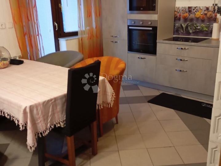 Samostojeća kuća u idiličnom okruženju