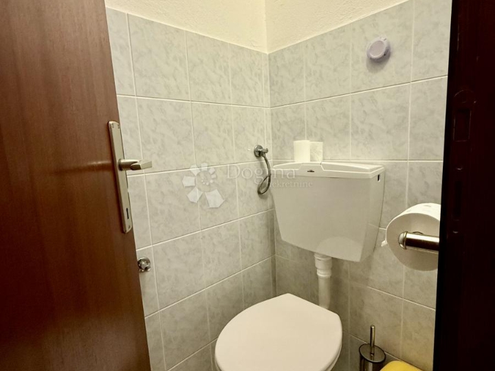 Kuća Njivice, svega 200 metara od mora