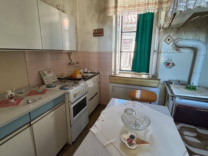 Dvojna kuća s daškom prošlosti