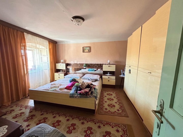 Dvojna kuća s daškom prošlosti