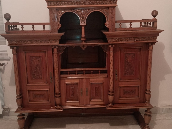 Altdeutsch blagovaonska komoda