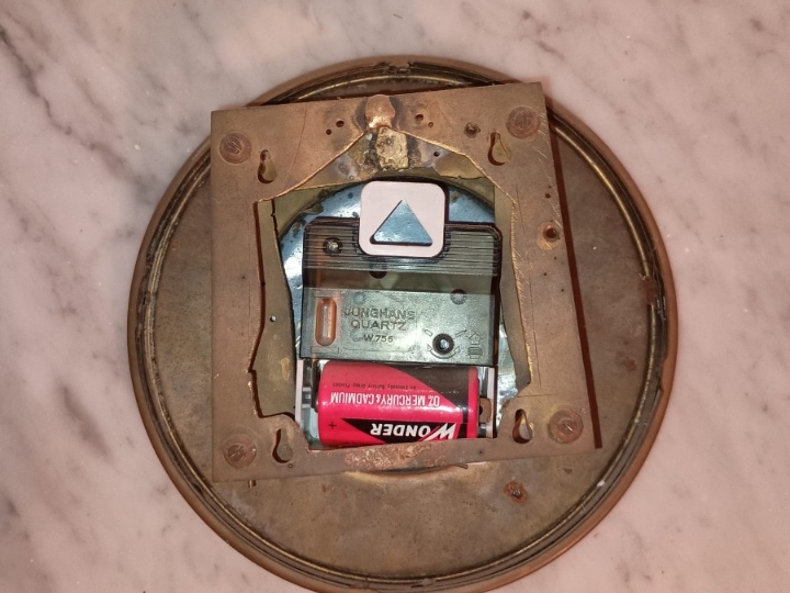 Altdeutch drveni zidni sat