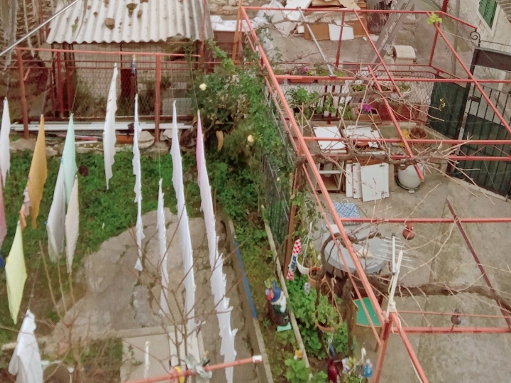 Varoš Split, dva stana i dvorište