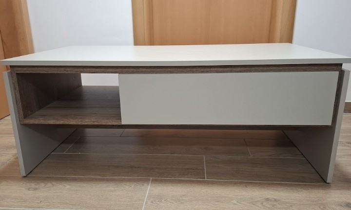 Stolić za dnevni boravak