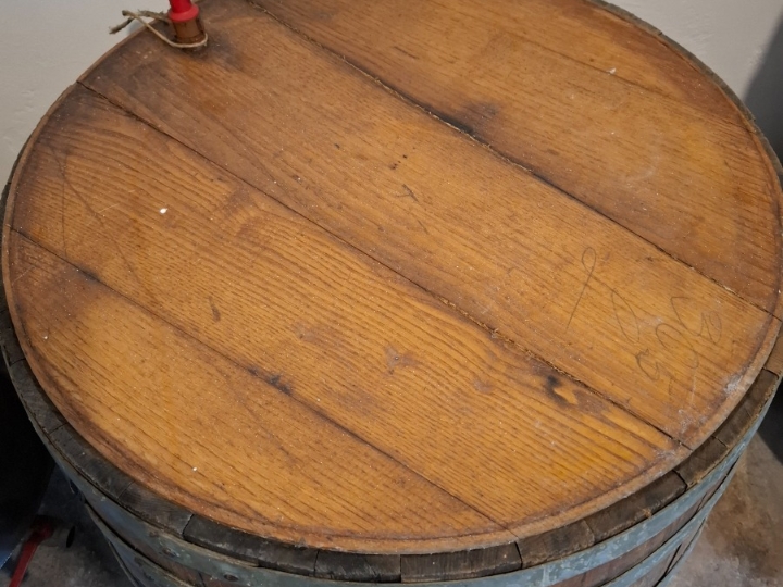 Drvena bačva za vino 300 l