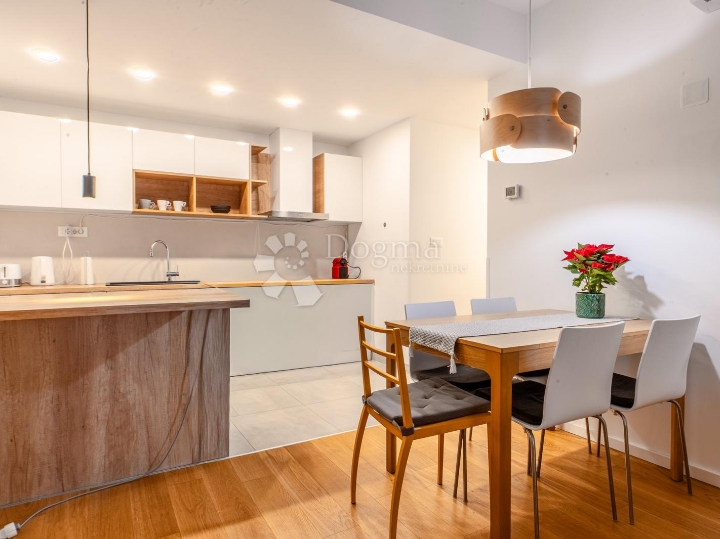 Kantrida, novogradnja luksuzan 2S+DB