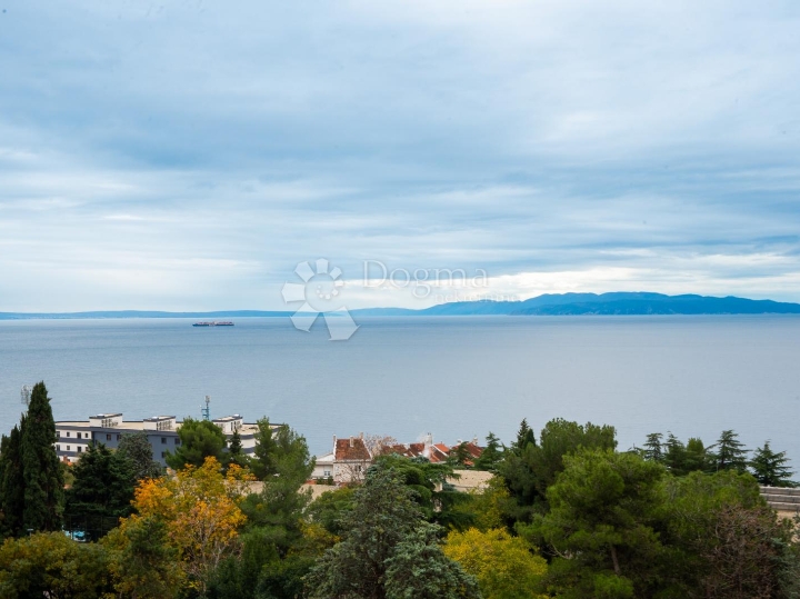 Kantrida, novogradnja luksuzan 2S+DB