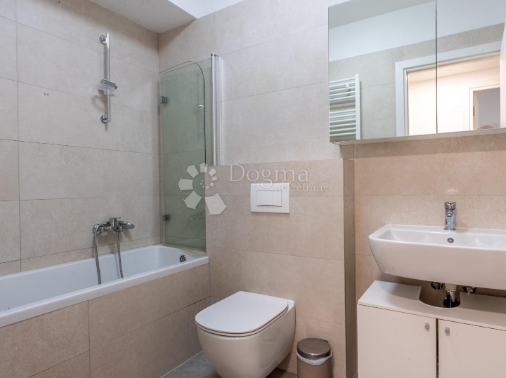 Kantrida, novogradnja luksuzan 2S+DB