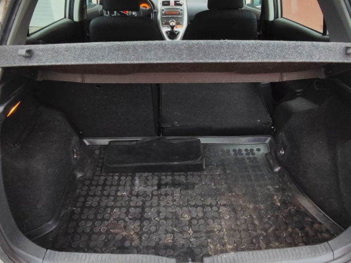 Toyota Auris 1.4 D prodajem