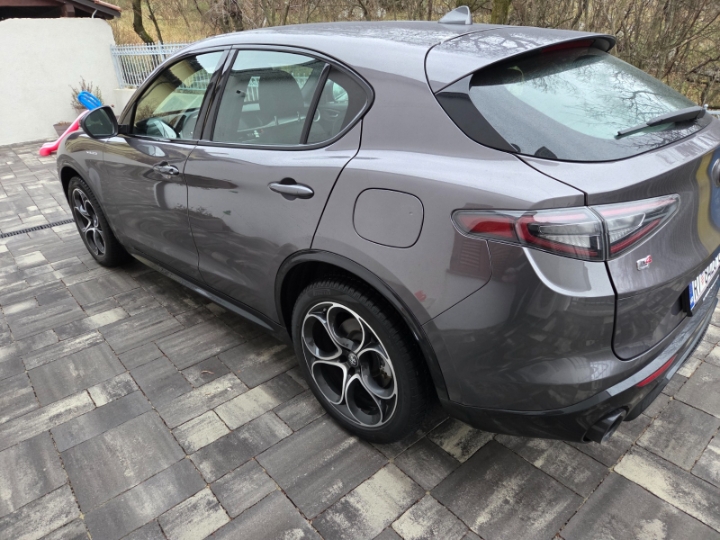 Alfa Romeo Stelvio, 2.0 turbo