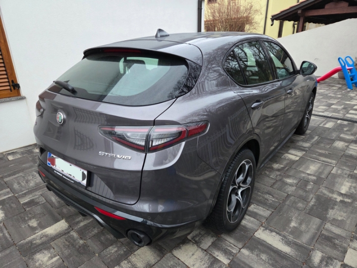 Alfa Romeo Stelvio, 2.0 turbo