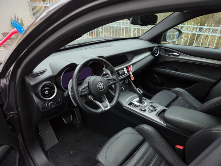Alfa Romeo Stelvio, 2.0 turbo