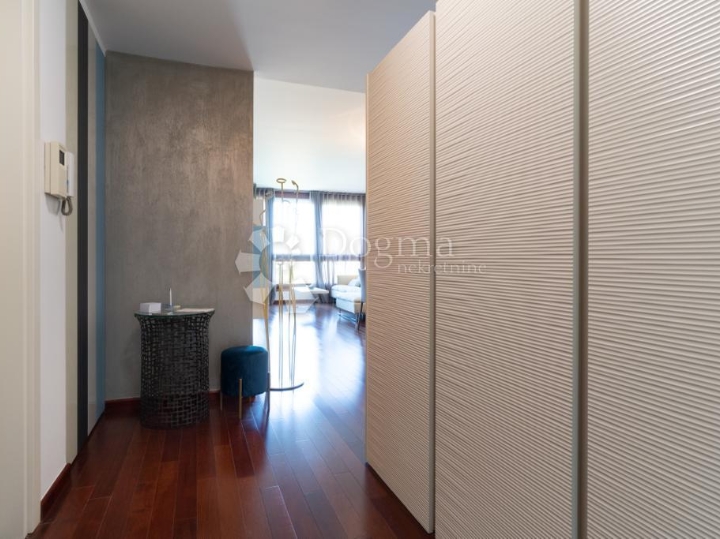 Rovinj - predivan luksuzni stan na odličnoj lokaciji